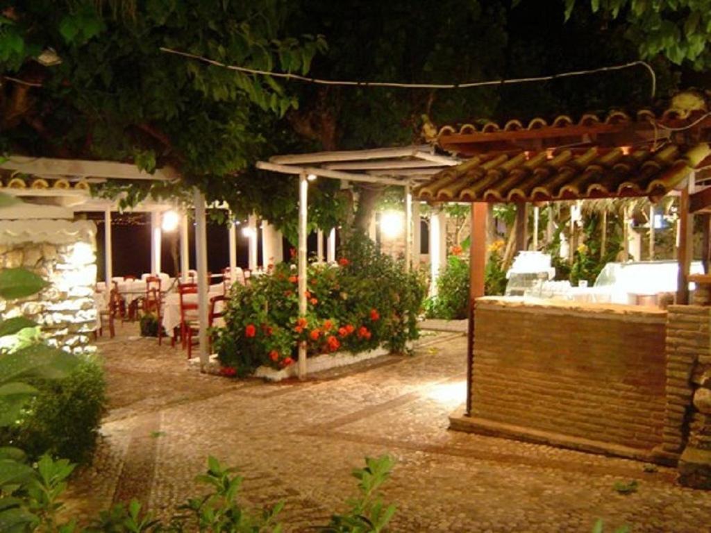 Taradella Hotel Alissos Exterior foto