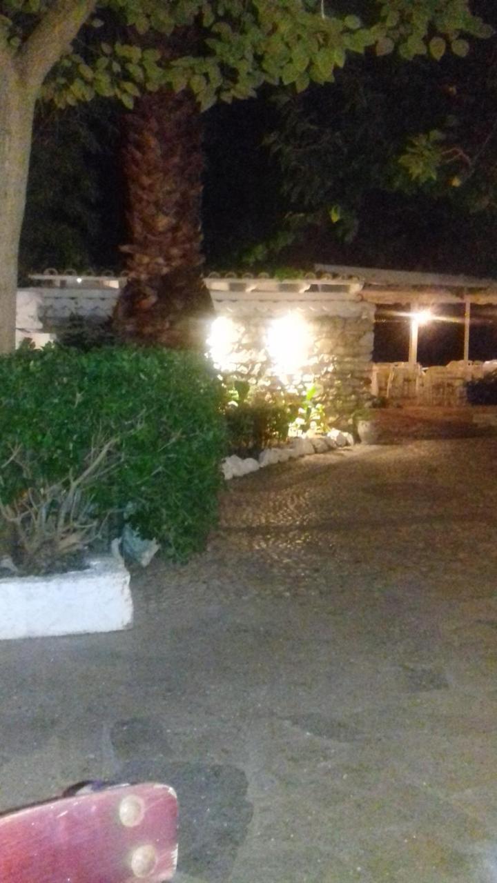 Taradella Hotel Alissos Exterior foto